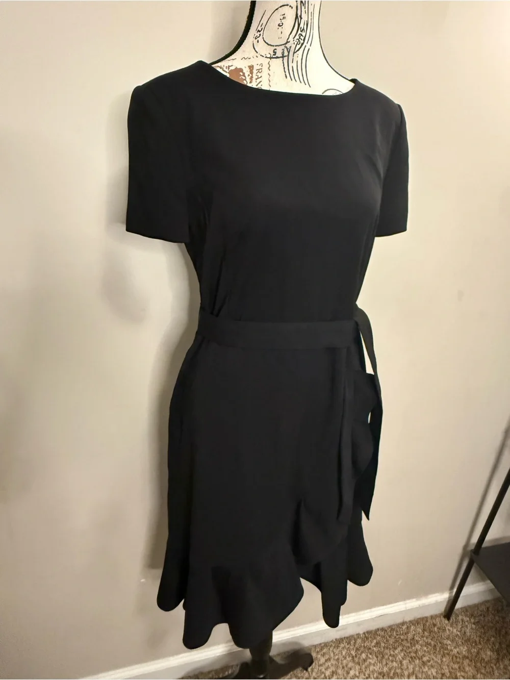 Calvin Klein Black Short-Sleeve Ruffle Wrap Midi Dress with Waist Tie - Size 8 - Picture 6 of 10